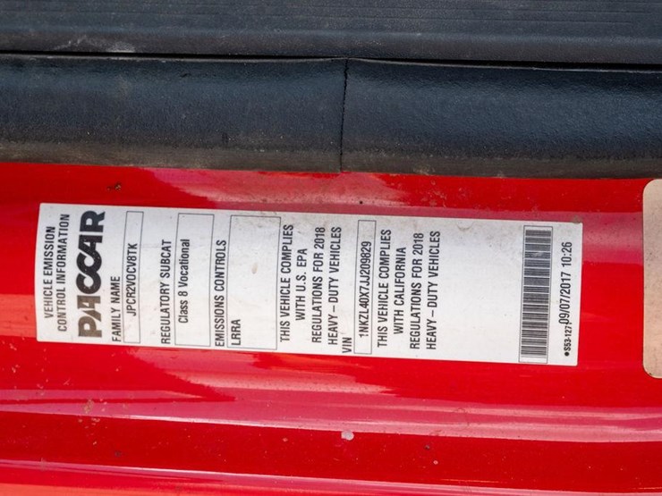 2018-kenworth-t880-image-102