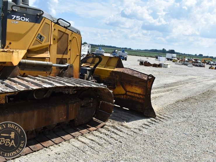 2019-deere-750k-lgp-image-24