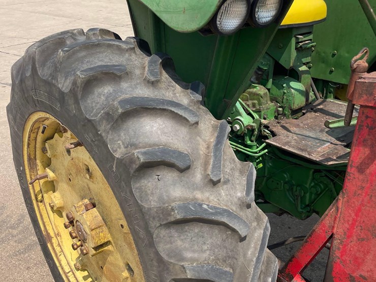 john-deere-3010-image-13