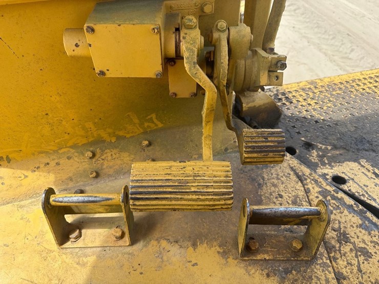 1986-caterpillar-d6h-image-28