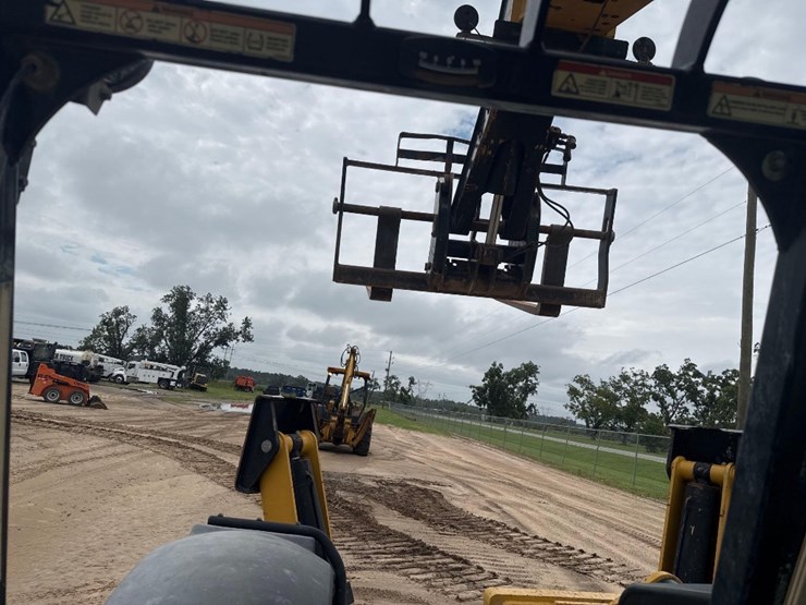 2014-caterpillar-tl943c-image-27