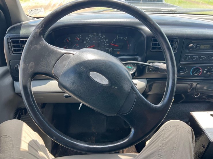 2007-ford-f750-xl-image-29