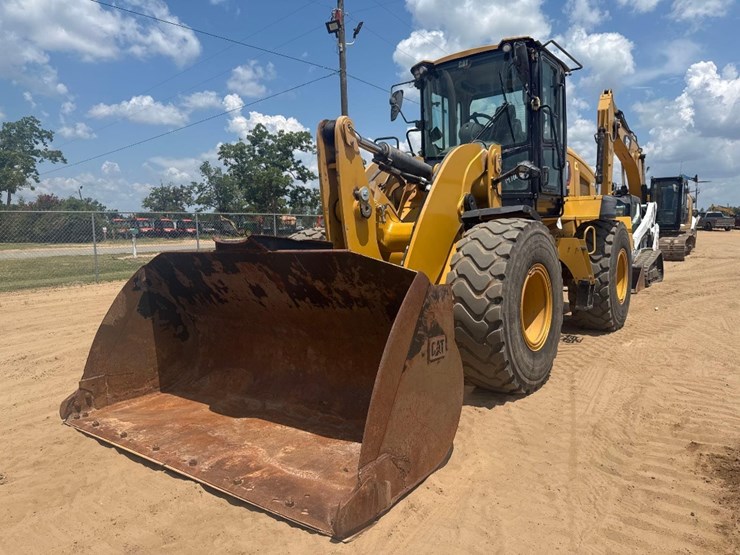 2020-caterpillar-938m-image-2