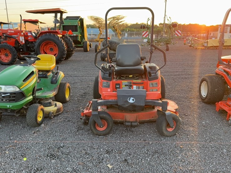 kubota-zd326-image-2