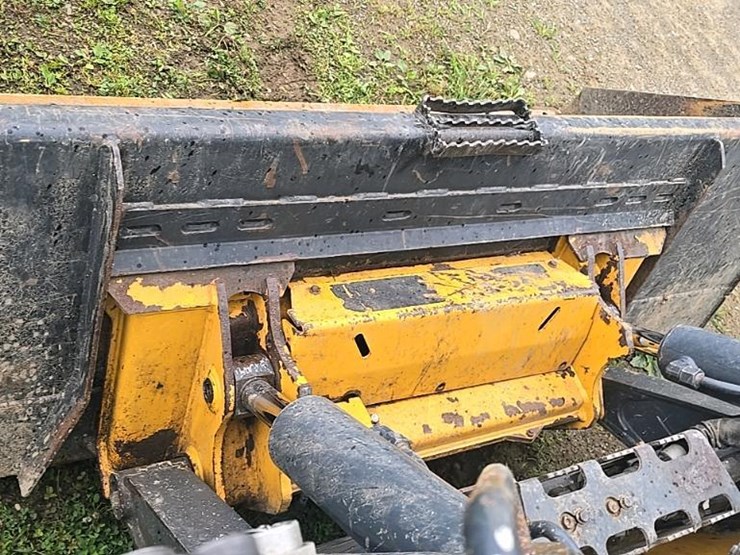 2018-deere-333g-image-19