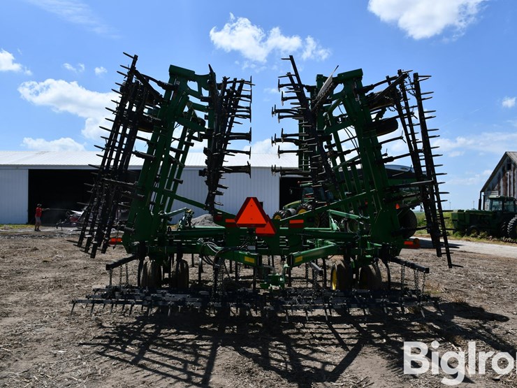 john-deere-2210-image-6