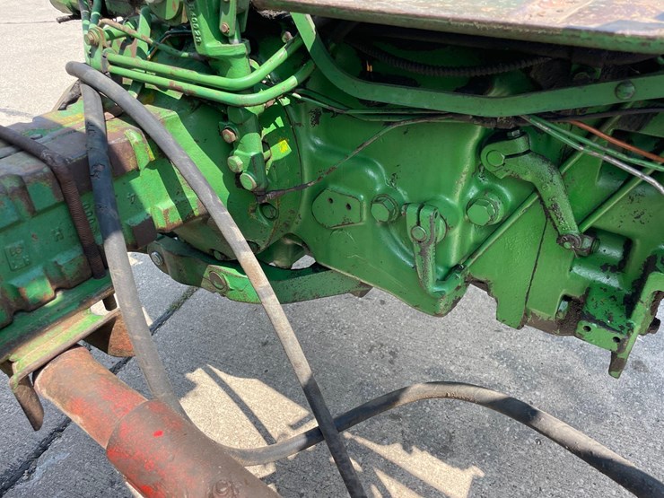 john-deere-3010-image-48