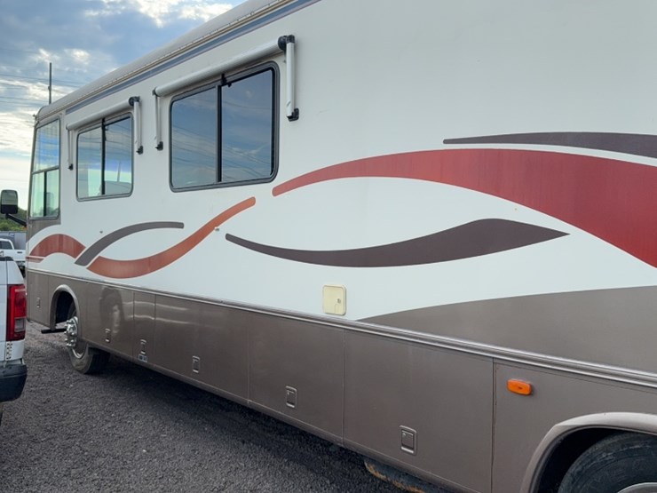 #3003-•-1996-freightliner-scenic-cruiser-38'-motor-home-image-16