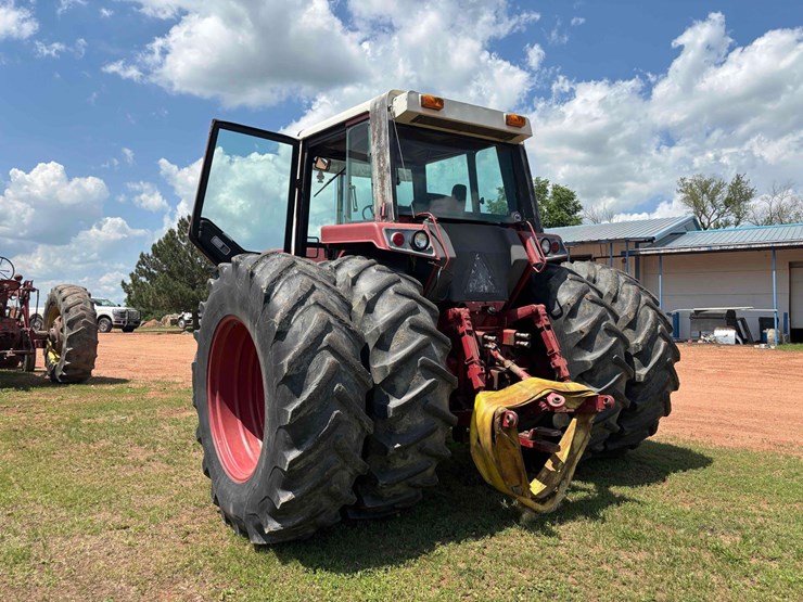 1977-ih-1586-tractor-image-6
