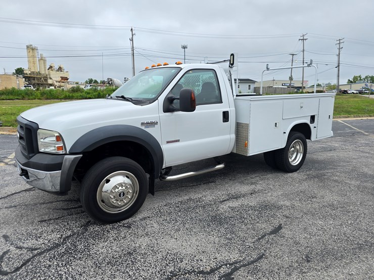 2007-ford-f550-image-5
