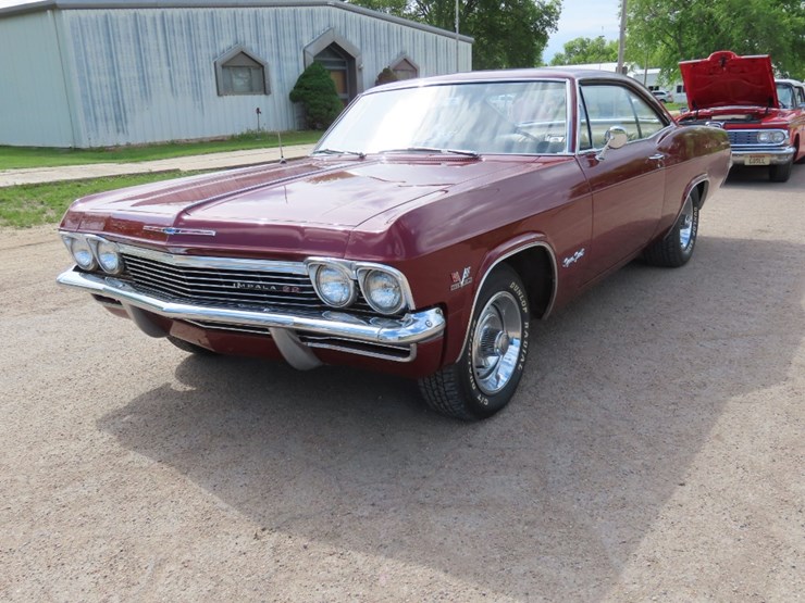 1965-chevrolet-impala-ss-image-1