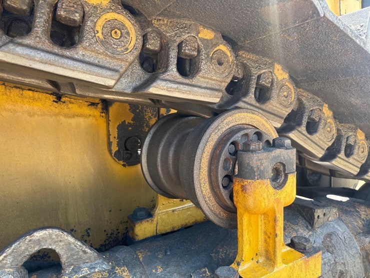 2011-caterpillar-d9t-image-15