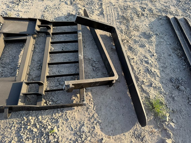 #2072-•-unused-58"-skid-steer-forks-inv#:-25095-image-6