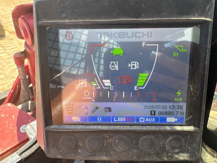 2023-takeuchi-tl10v2-image-27