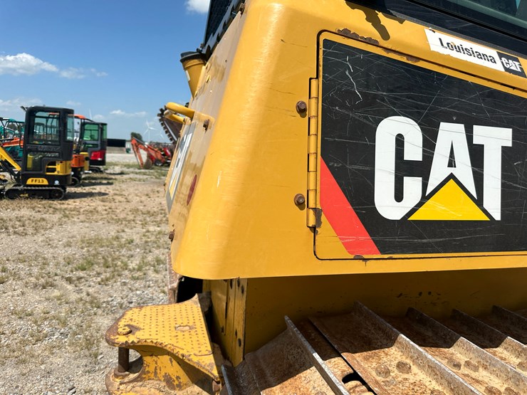 2017-caterpillar-d6k2-lgp-image-48