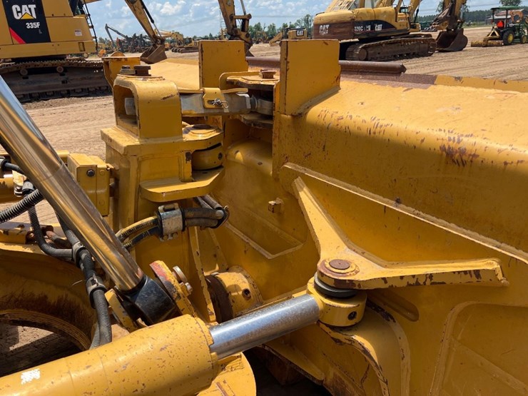 2015-caterpillar-d6t-lgp-image-17