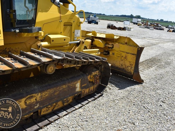 2014-komatsu-d51exi-22-image-23