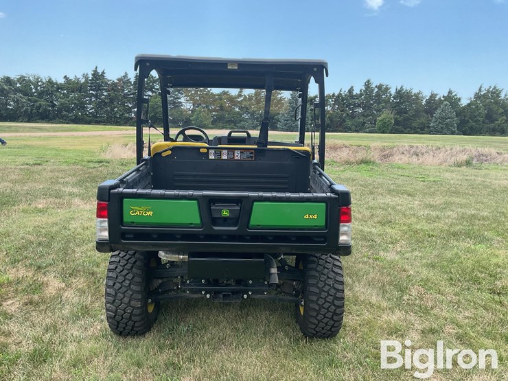 2021-john-deere-gator-image-6
