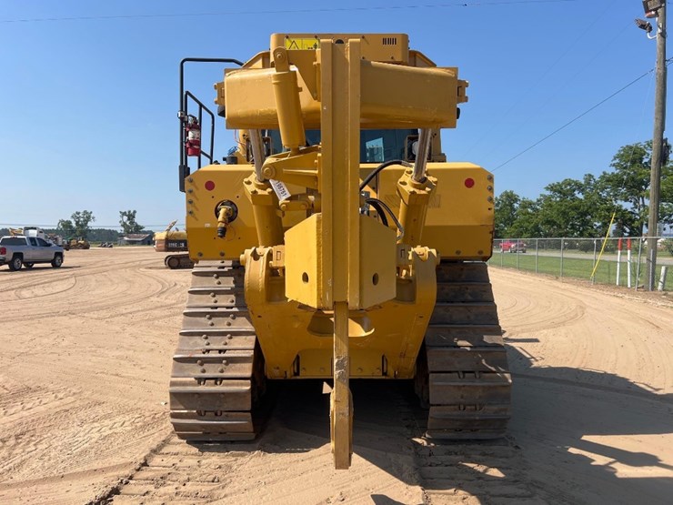 2018-caterpillar-d8t-image-2