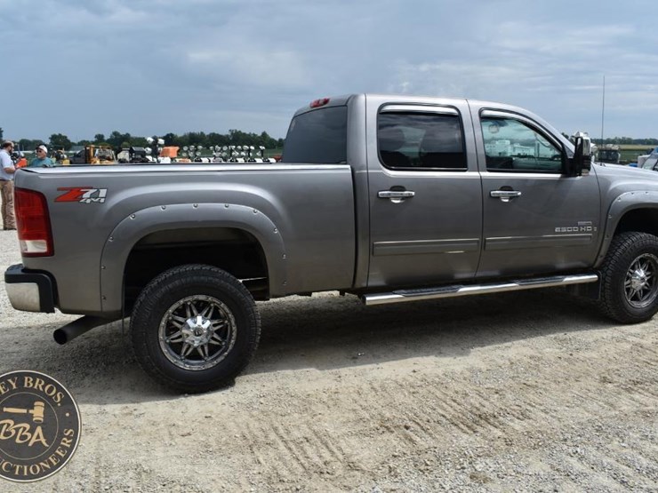 2007-gmc-sierra-2500-image-25