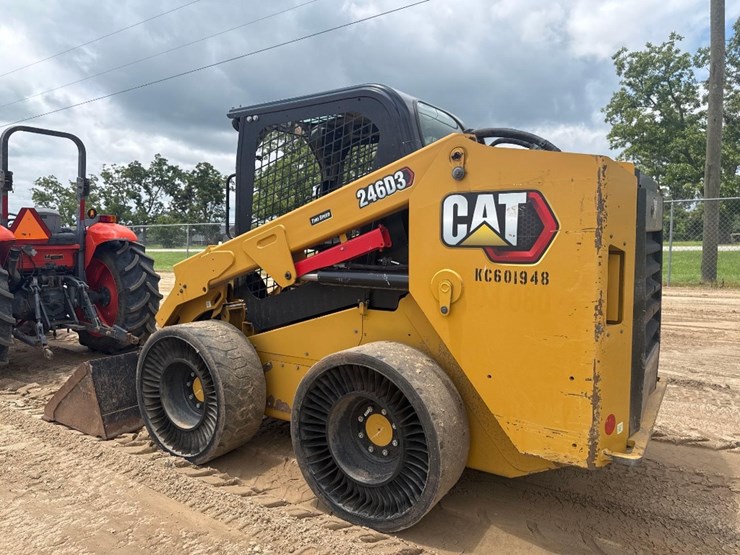 2022-caterpillar-246d3-image-8