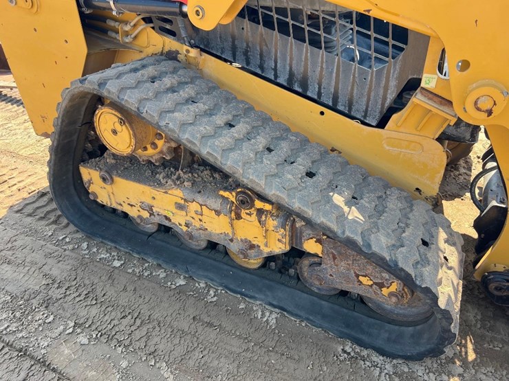 caterpillar-239d-image-13
