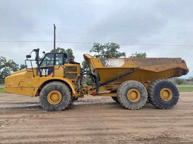 2015-caterpillar-745c-image-1