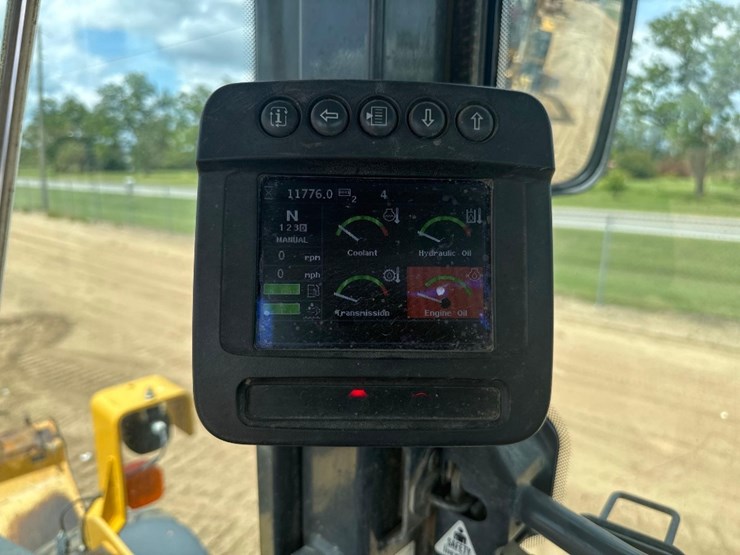 2017-deere-624k-image-19