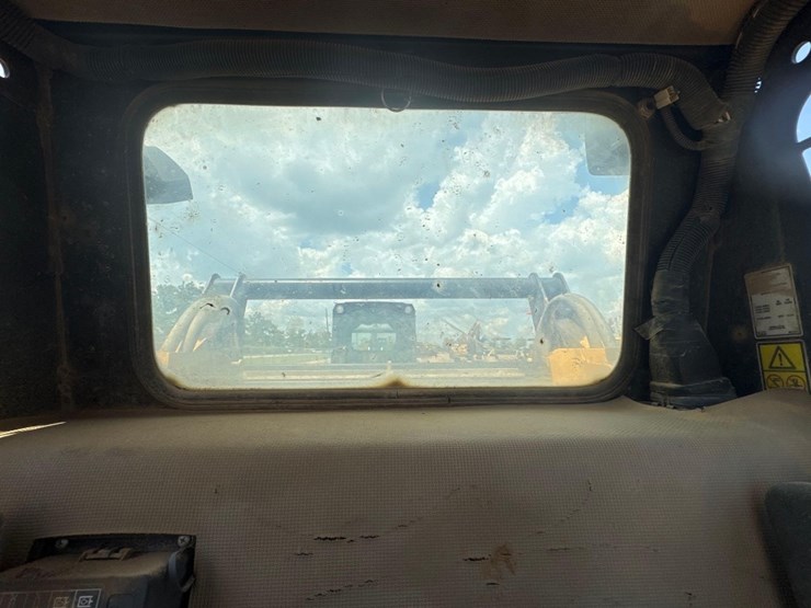 2011-caterpillar-259b3-image-30