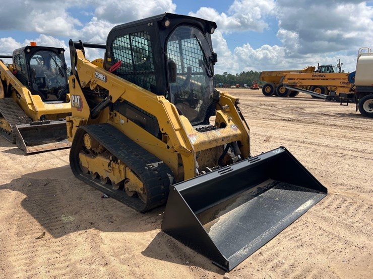 2022-caterpillar-259d3-image-5