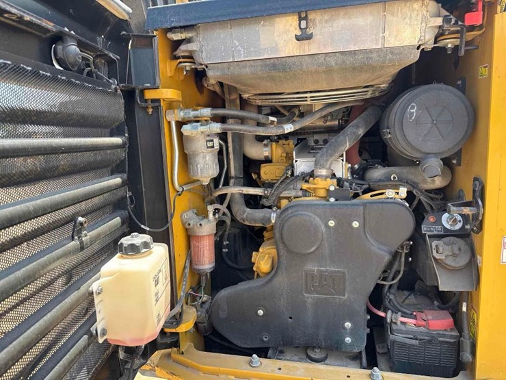 2019-caterpillar-299d2-image-18