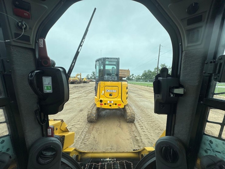 2023-caterpillar-236d3-image-22
