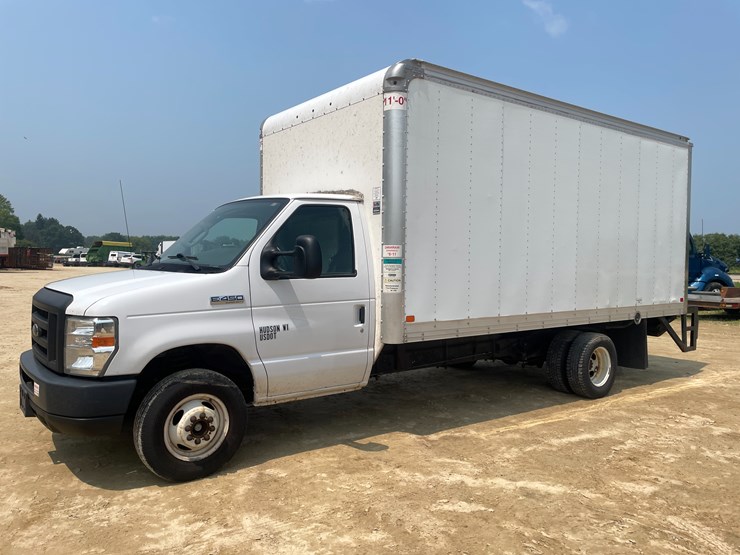 2018-ford-e450-image-1