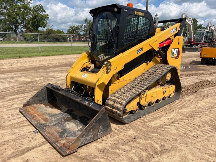 2021-caterpillar-299d3-image-7