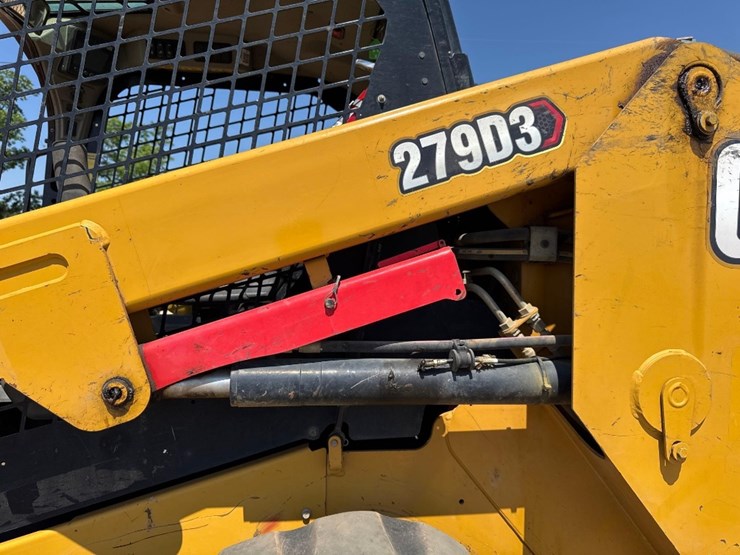 2020-caterpillar-279d3-image-14