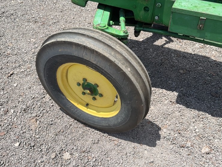 john-deere-820-image-17