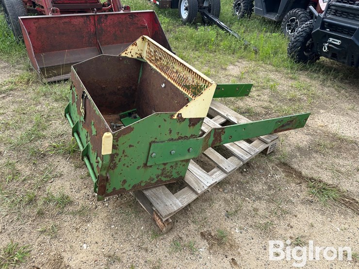 john-deere-large-frame-tractor-rock-box-image-1