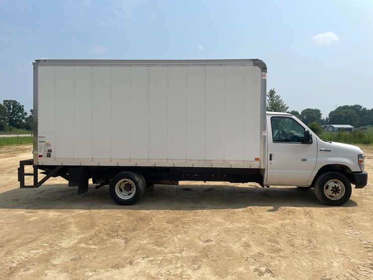 2018-ford-e450-image-4
