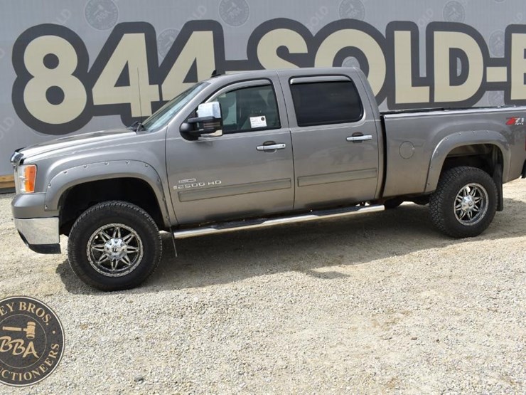 2007-gmc-sierra-2500-image-11