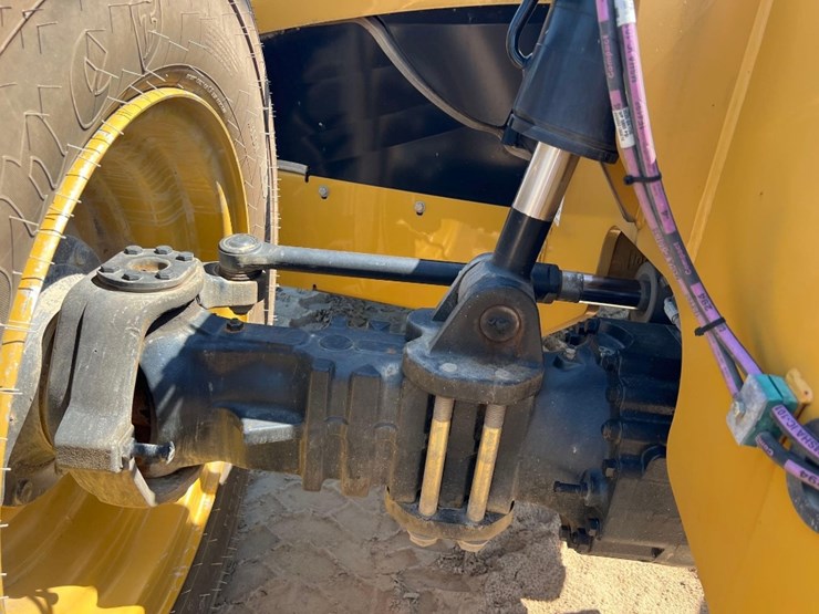 2020-caterpillar-tl1255d-image-14