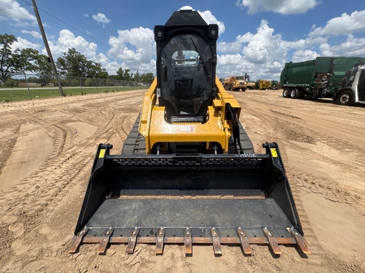 2023-caterpillar-299d3-image-3