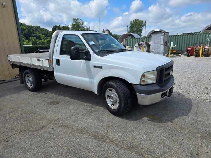 2005-ford-f350-image-32