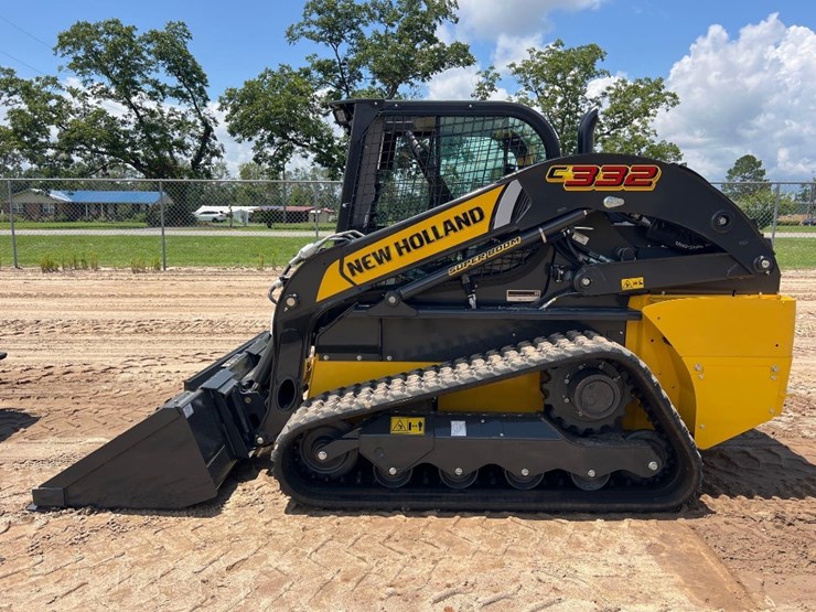 new-holland-c332-image-1