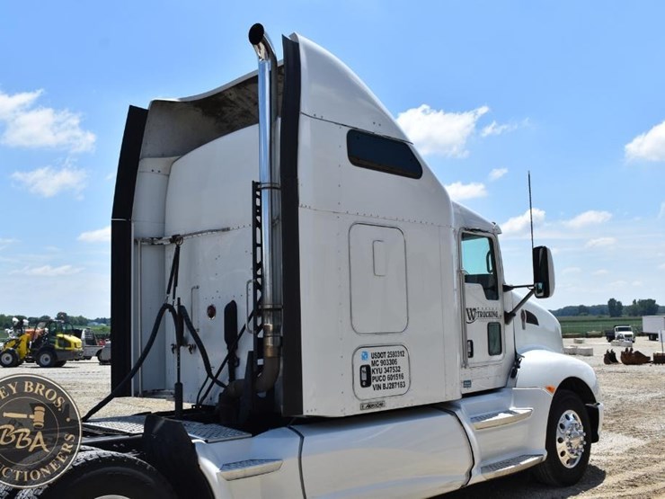 2011-kenworth-t660-image-19