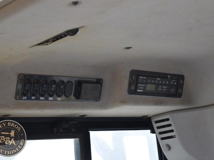 2015-komatsu-d61exi-23-image-42