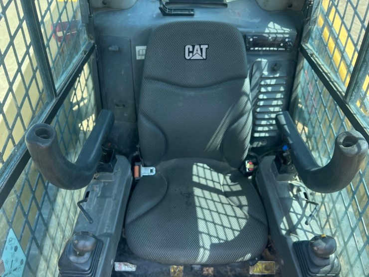 2021-caterpillar-259d3-image-26
