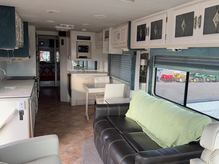 #3003-•-1996-freightliner-scenic-cruiser-38'-motor-home-image-32