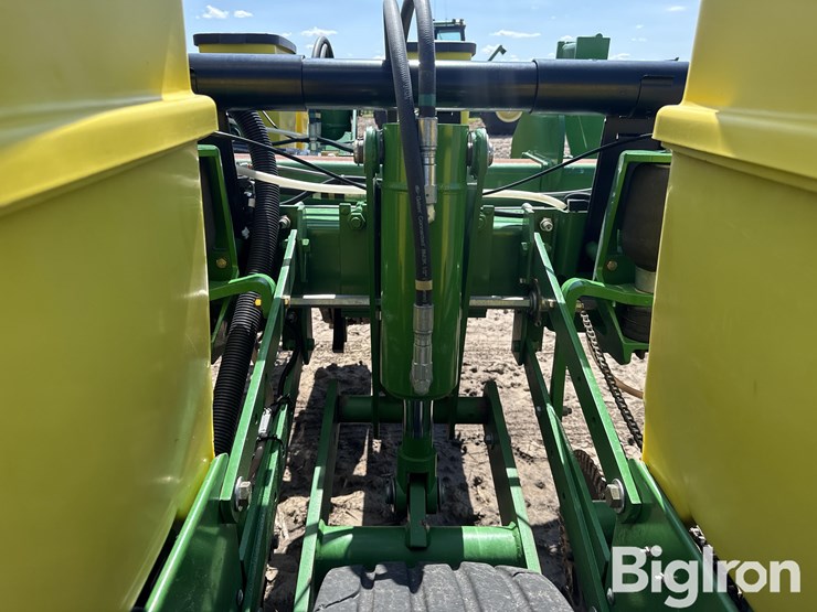 2009-john-deere-1770nt-image-19