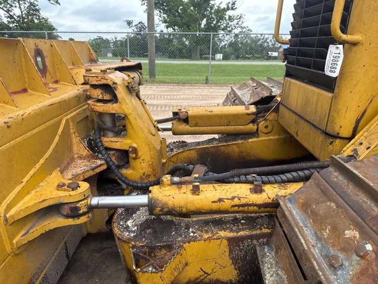 2007-caterpillar-d6n-lgp-image-20