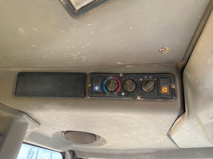 2003-deere-350d-image-33